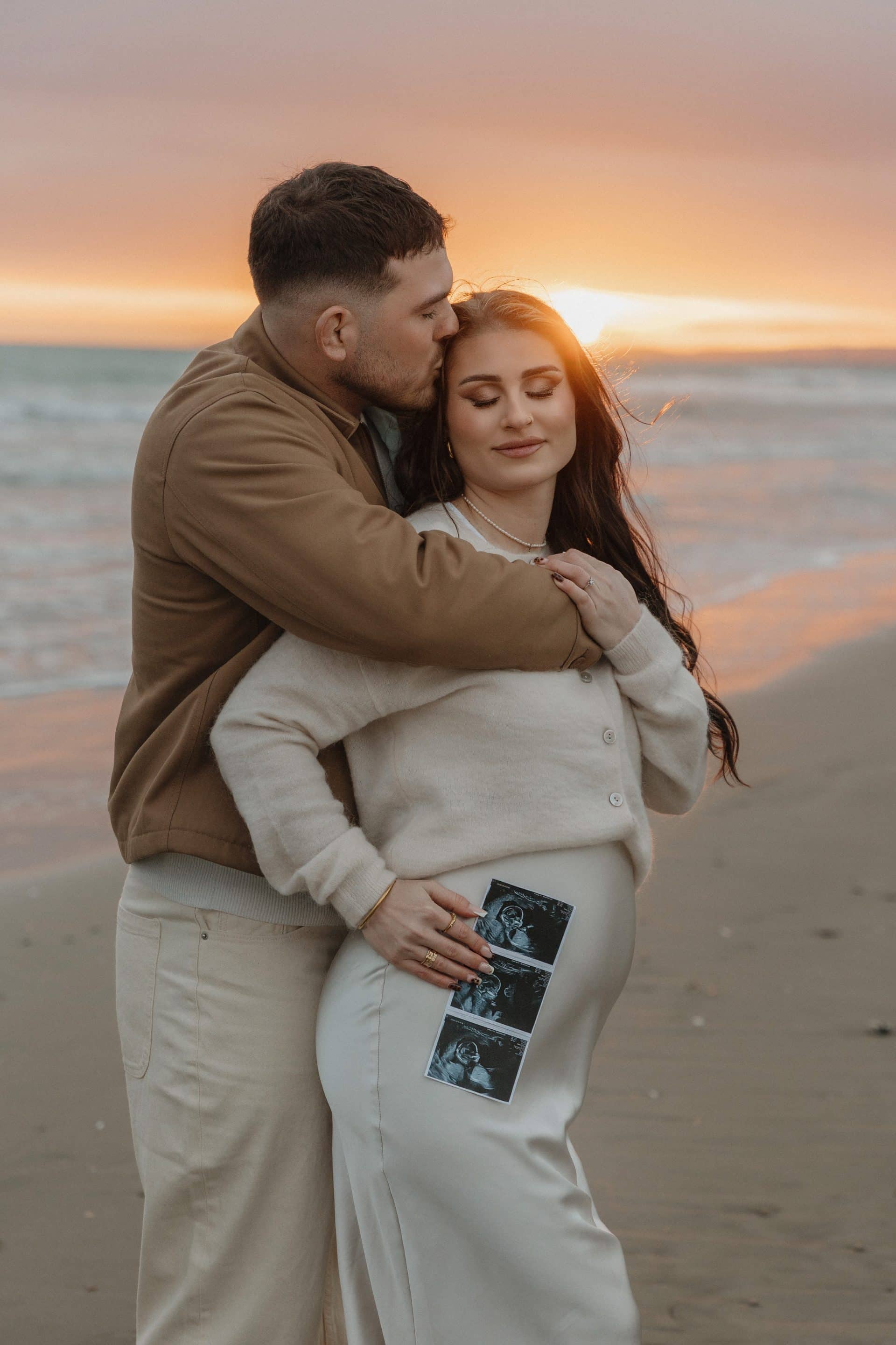 Sandra et dénis photographie nouveau-né plage Montpellier, Hérault